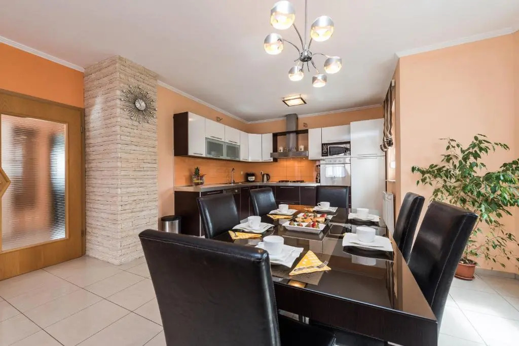 Kristina Apartments