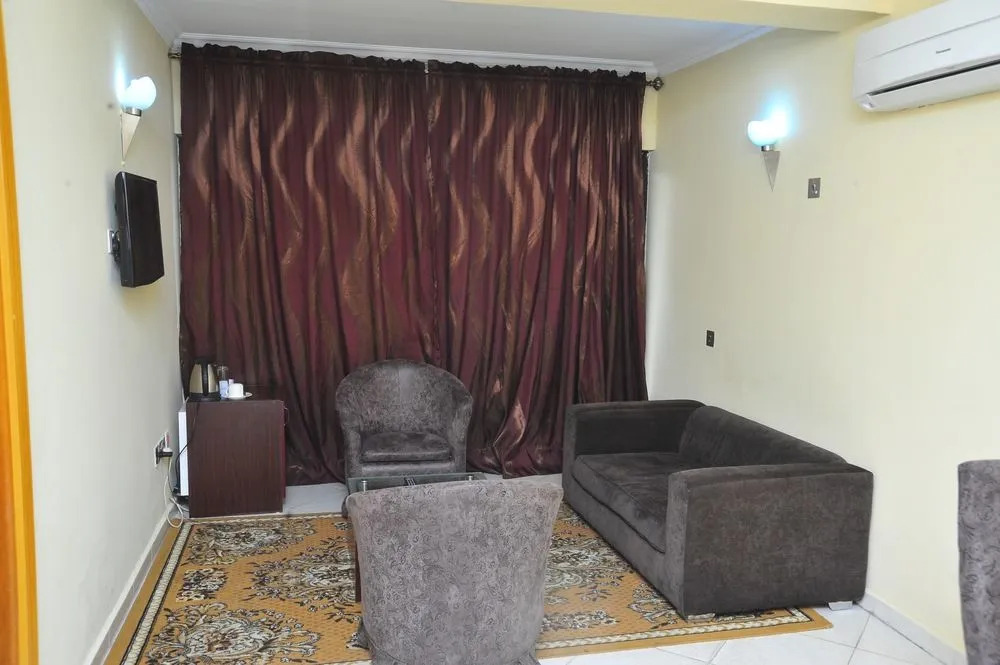 Peemos Place Warri