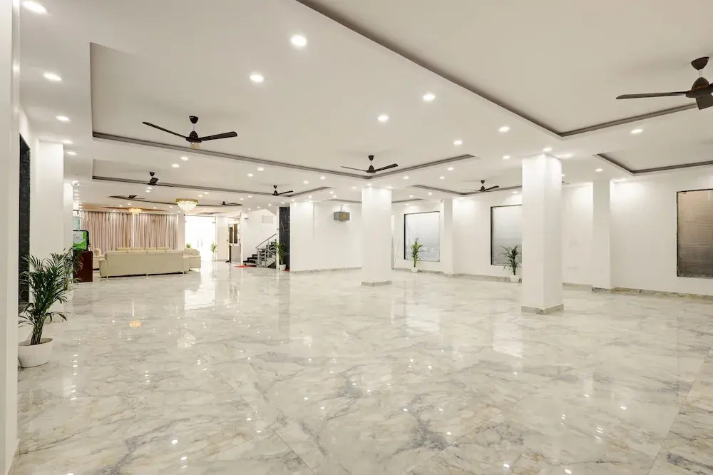 Hotel The Venice- Near Indraprastha Apollo Hospital