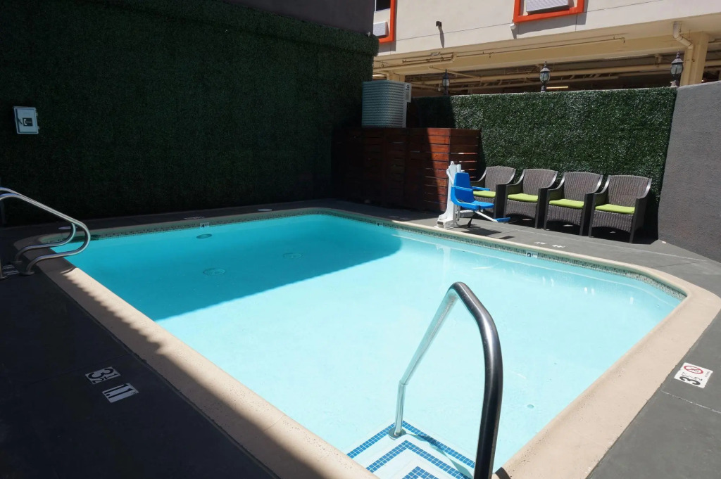 The BLVD Hotel & Suites