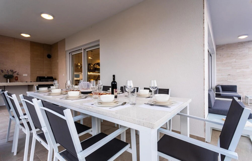 Beautiful Home in Klimno With Sauna, Wifi and 4 Bedrooms