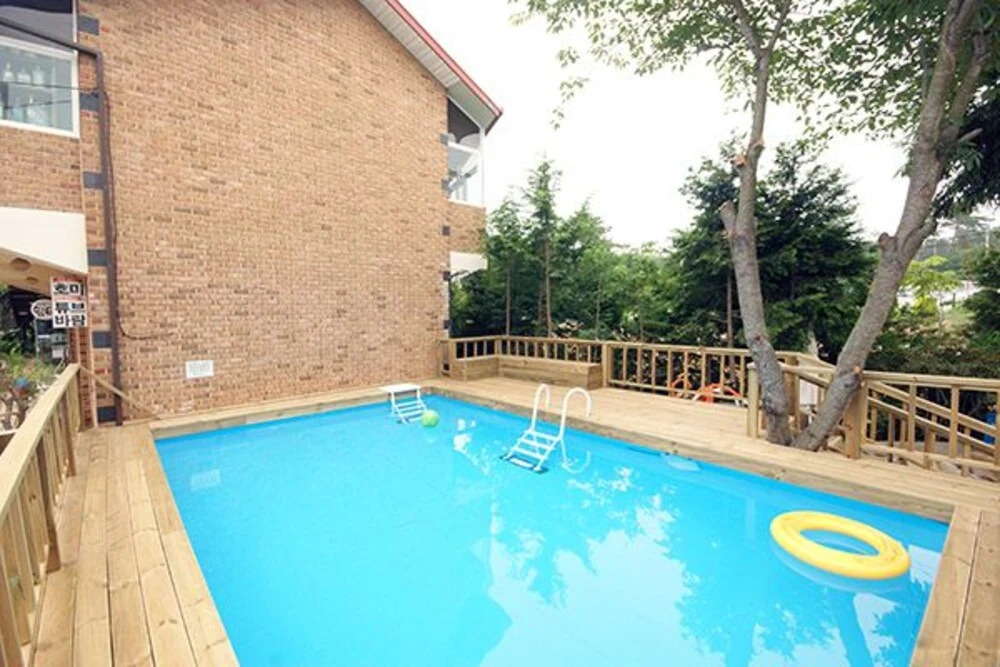Anmyeondo Blue Ara Pension