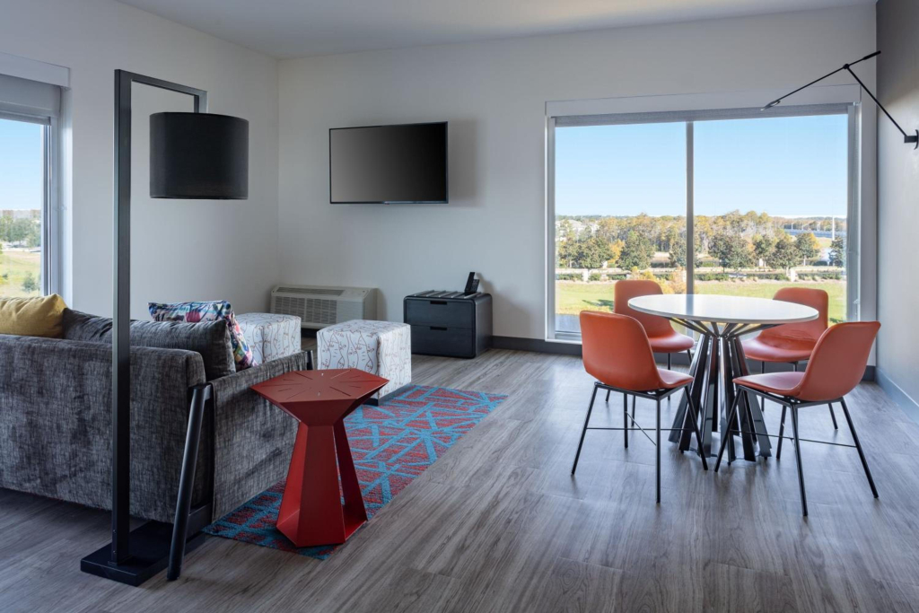 Aloft by Marriott Orlando Lake Nona