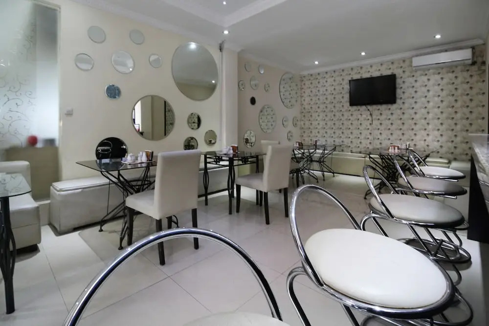 Airy Eco Radio Dalam Antene Tiga 10 Jakarta