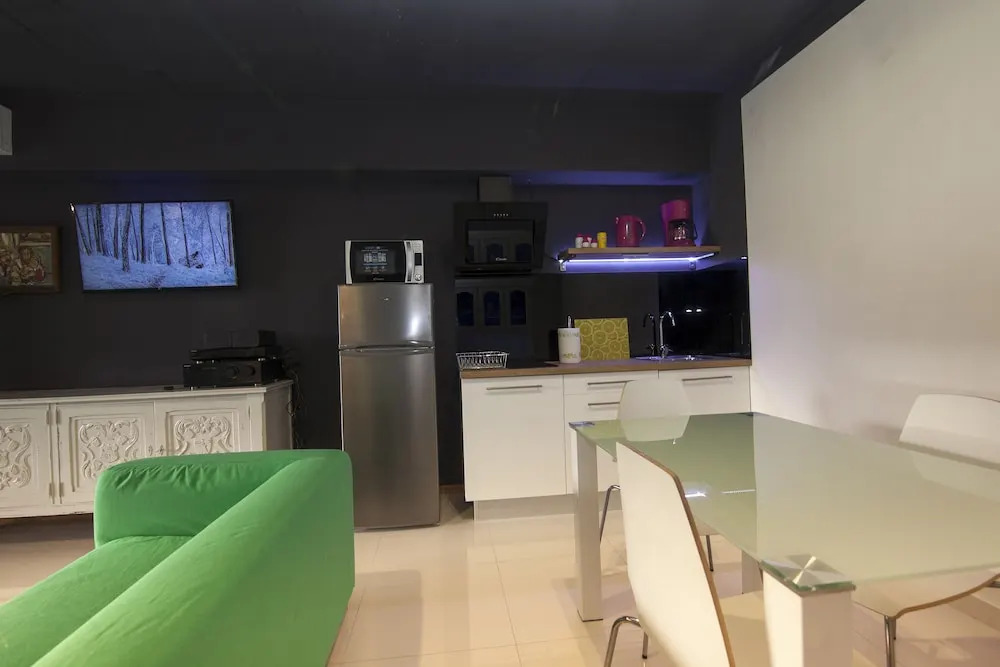 BASIC MANSION plus with swimming pool & free parking