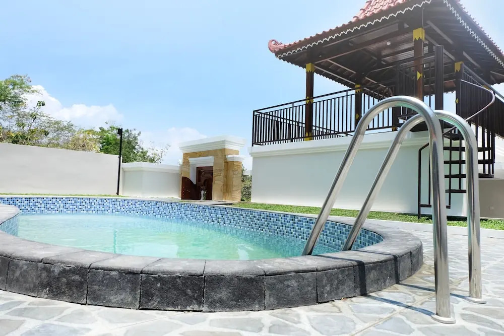 Villa Syariah Grand Bale with Private Pool by Simply Homy