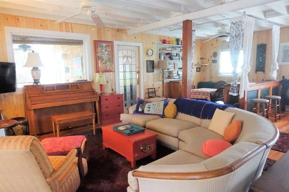 Mananaville 2 Bedrooms 2 Bathrooms Home