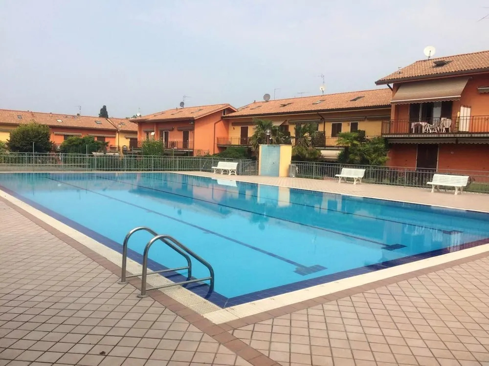 Apartment With one Bedroom in Pacengo, With Shared Pool, Furnished Terrace and Wifi - Near the Beach