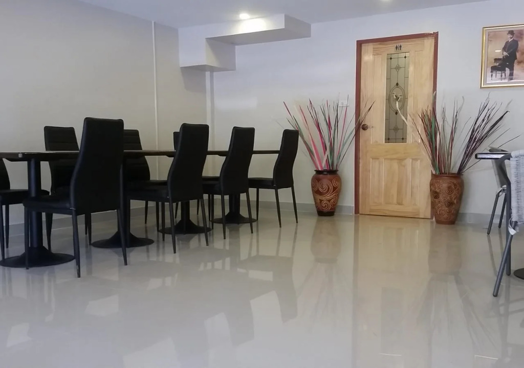 Phratumnak Hill Guest house
