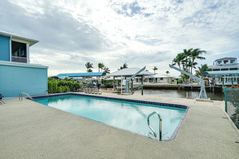 Private Pool & Deck: Canalfront St James City Home