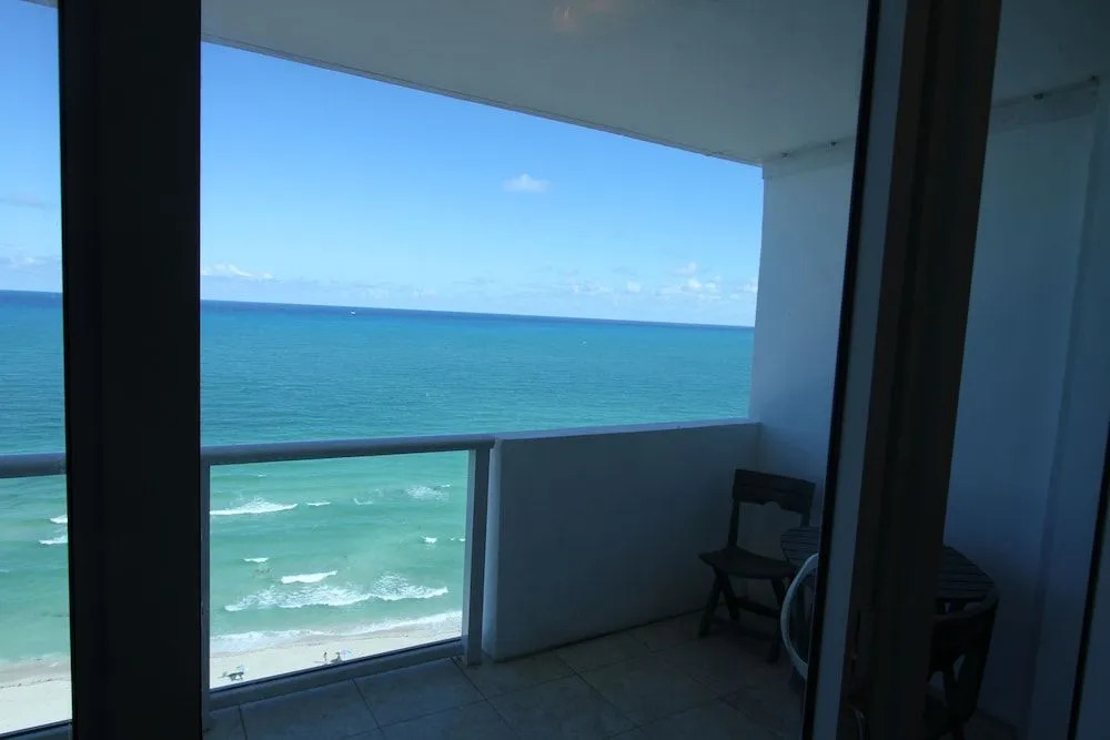SeaStays Apartments