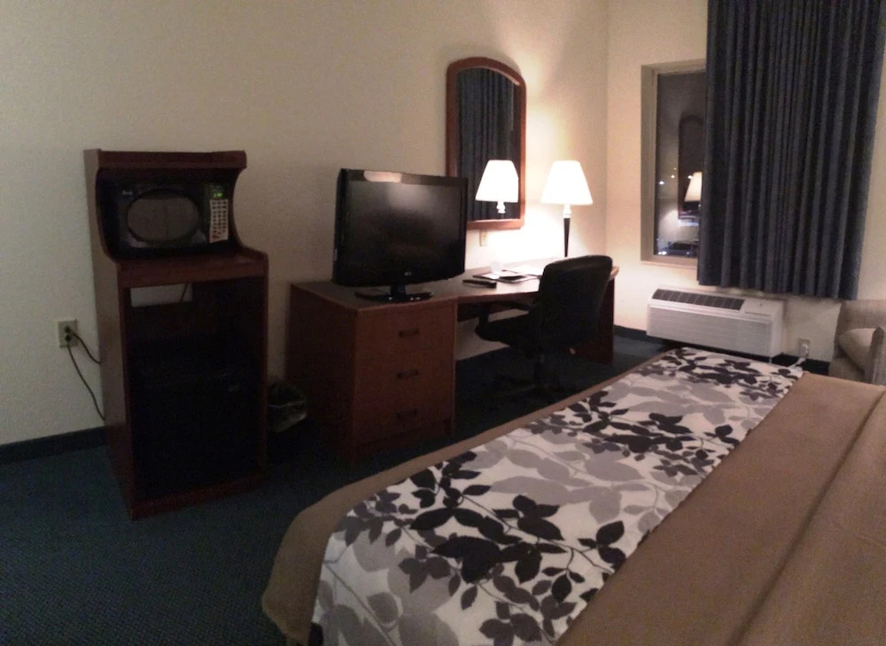 Sleep Inn & Suites