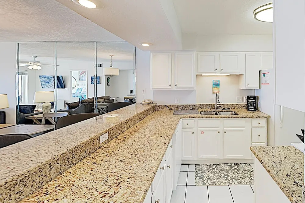 Walk Everywhere! Charming Gulf-view W/ Pool 2 Bedroom Condo