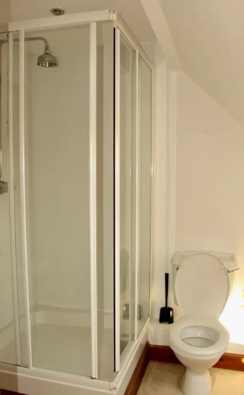 Homely 3 Bedroom Flat With Castle Views