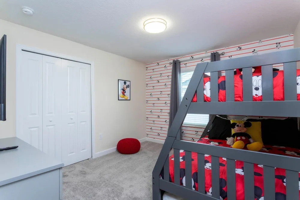 1176 CD - Luxury 4BR Townhome: Pool & Game Room