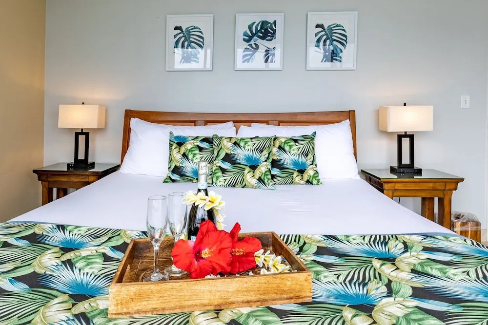 Valley Isle 1108b 2 Bedroom Condo by RedAwning