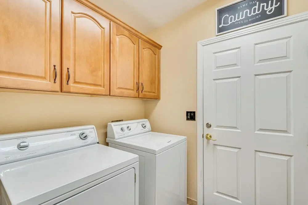 Lake Havasu City Escape: Patio, Pool + Grill!