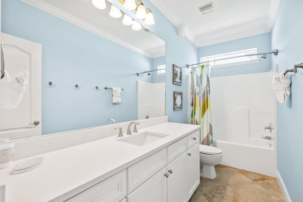 6BR Beach Home 5-min Walk to Ocean Resort Pool