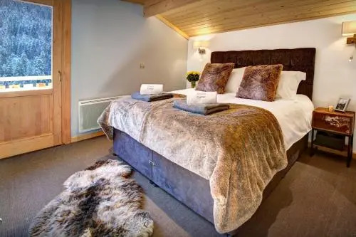 Chalet Carter - OVO Network