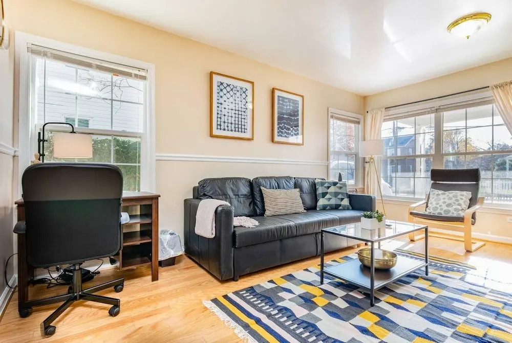 Cozy House 10min to Monuments and DC by CozySuites