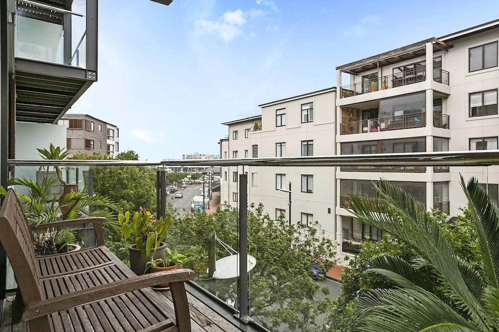 Wondrously Spacious 2 bdrm in Fantastic Location by Urban Butler