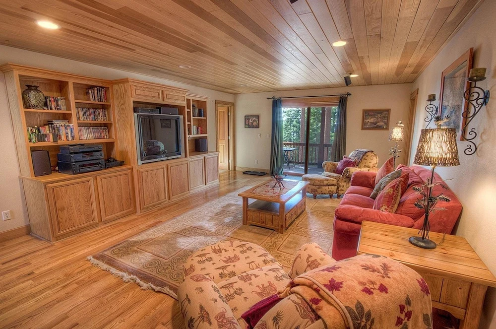 Timber View Lodge by Lake Tahoe Accommodations