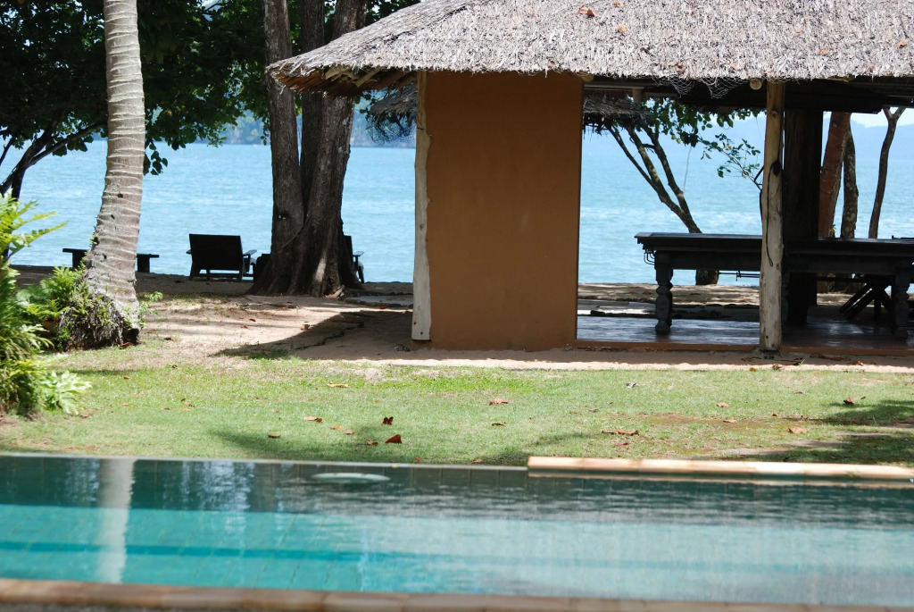 Melina Beach Front Bungalows