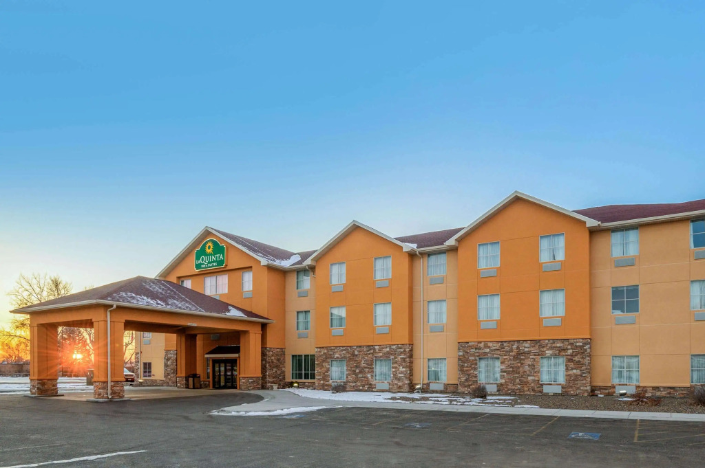 La Quinta Inn & Suites Casino and Bar by Wyndham Glendive