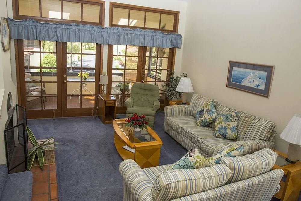 Claremont Holiday Home