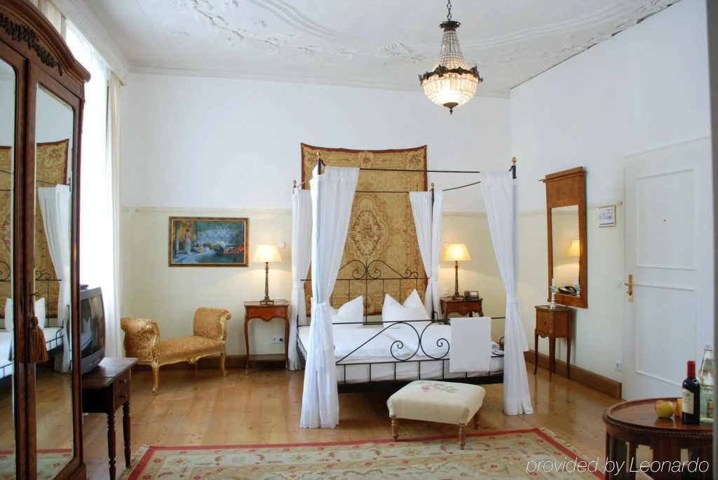 Hotel Orphée - Großes Haus
