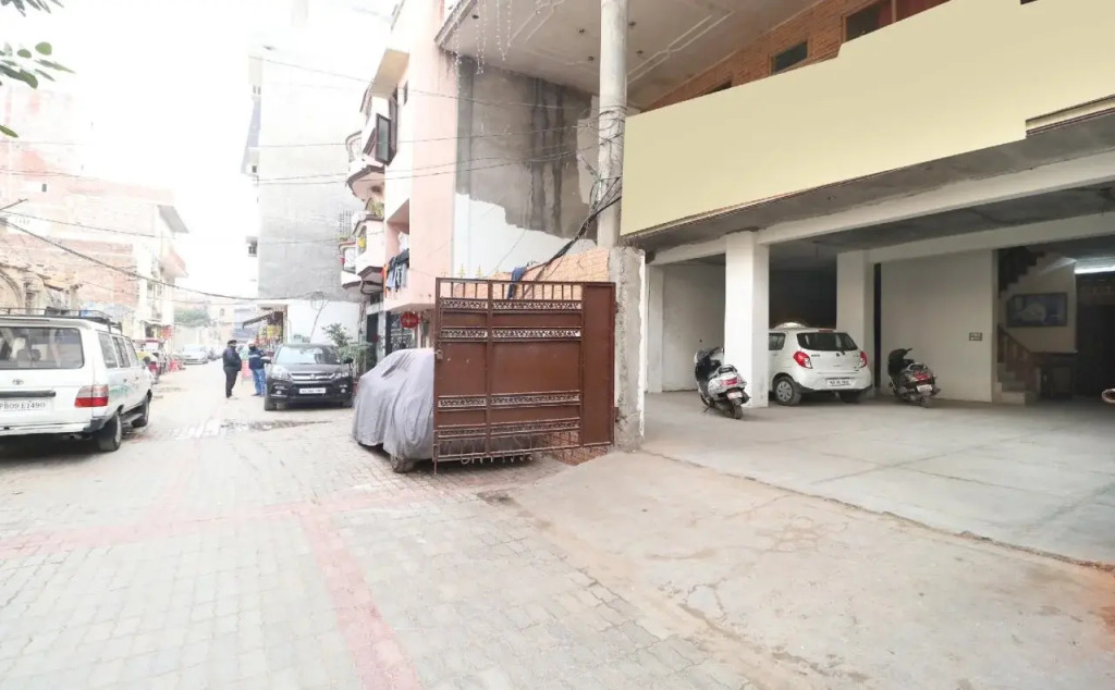 Oyo 27893 Sita Niwas Parking