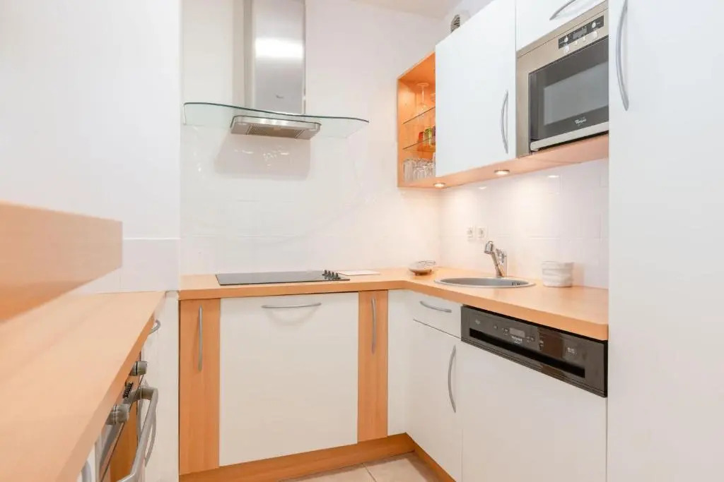 Stylish 2-bedroom apartment in an upscale residence building