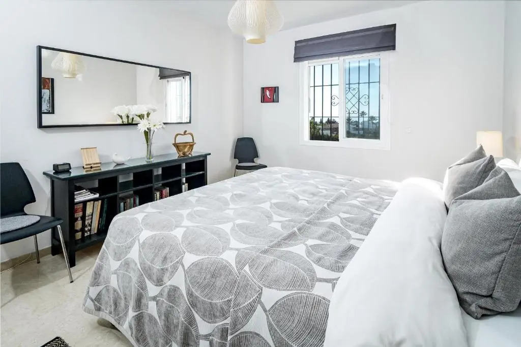 MA2- Sea views, walking distance to Puerto Banus
