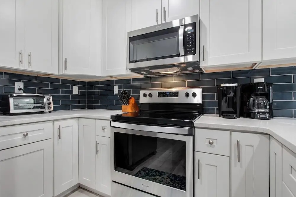 J's Beachtime - 3 Pools, Tennis, Playground 2 Bedroom Condo