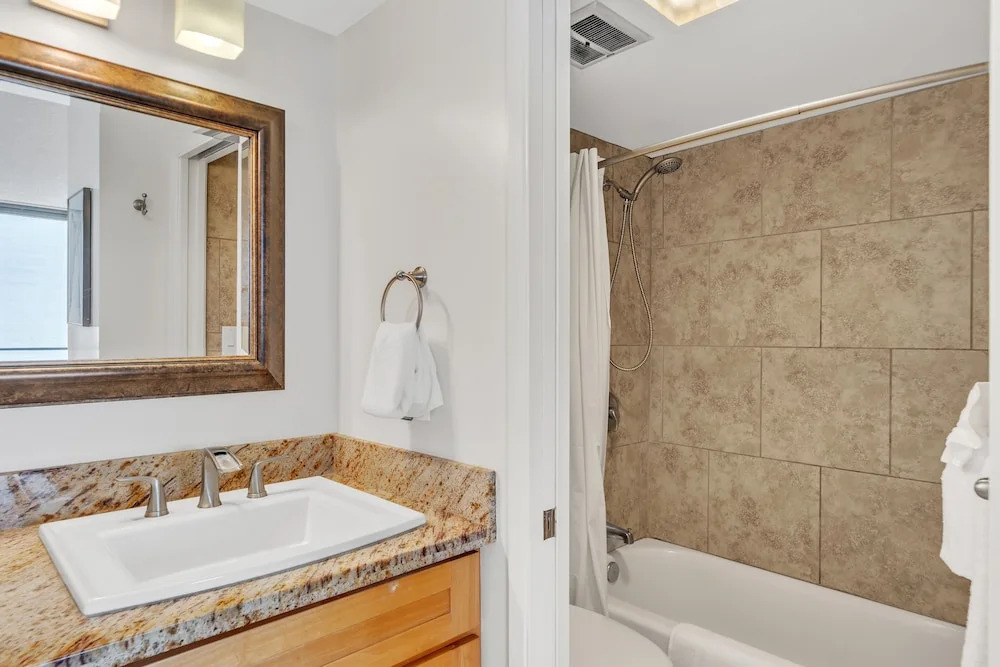 Waikiki Banyan Condo With Panoramic 37th Floor Ocean Views