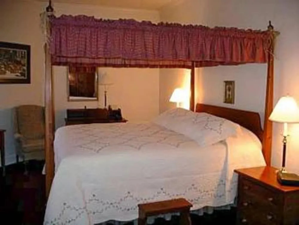 The Currier Inn
