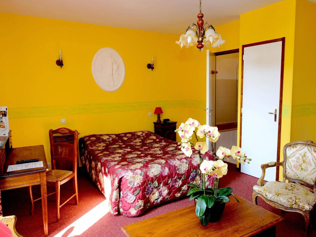 Hostellerie Saint Martin- Logis Hôtel et Restaurant
