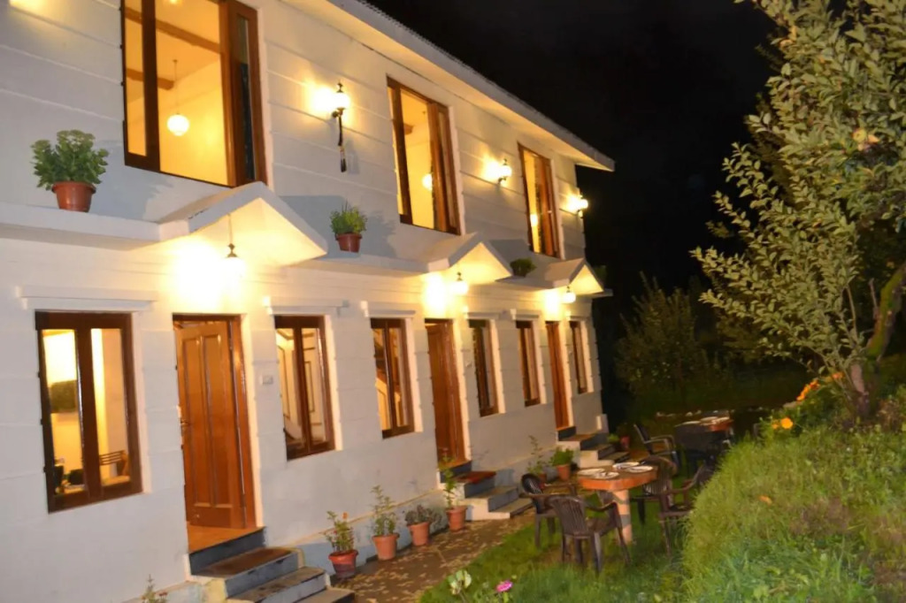 Sparsh Resort, A Boutique Stay - Just 2kms uphill from Mall Road, near Old Manali