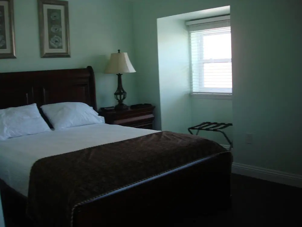 The City Hotel