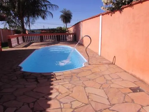 Casa Recanto de Brotas suítes para família e grupos de amigos