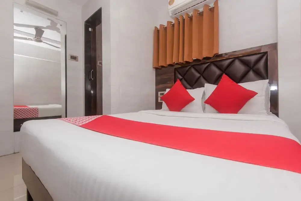 OYO 22055 Dadar Residency