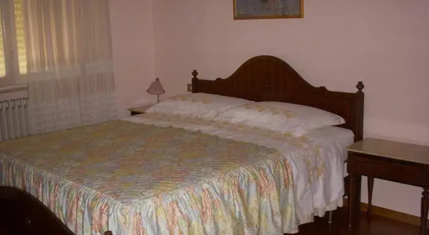 Stanza Privata Alle Porte di Pesaro