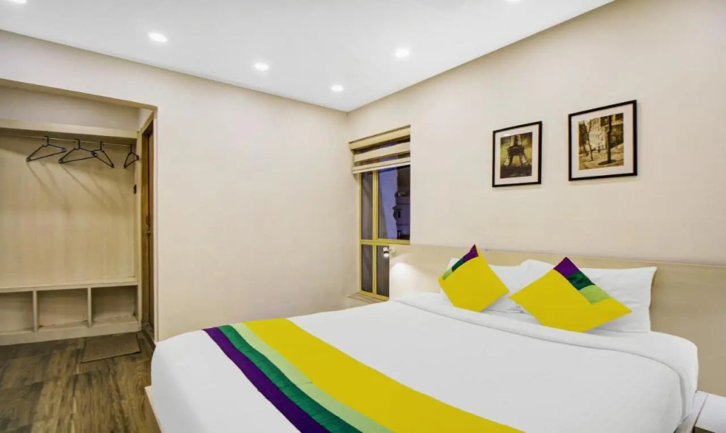 Itsy Hotels Transit Express Near Sealdah Station