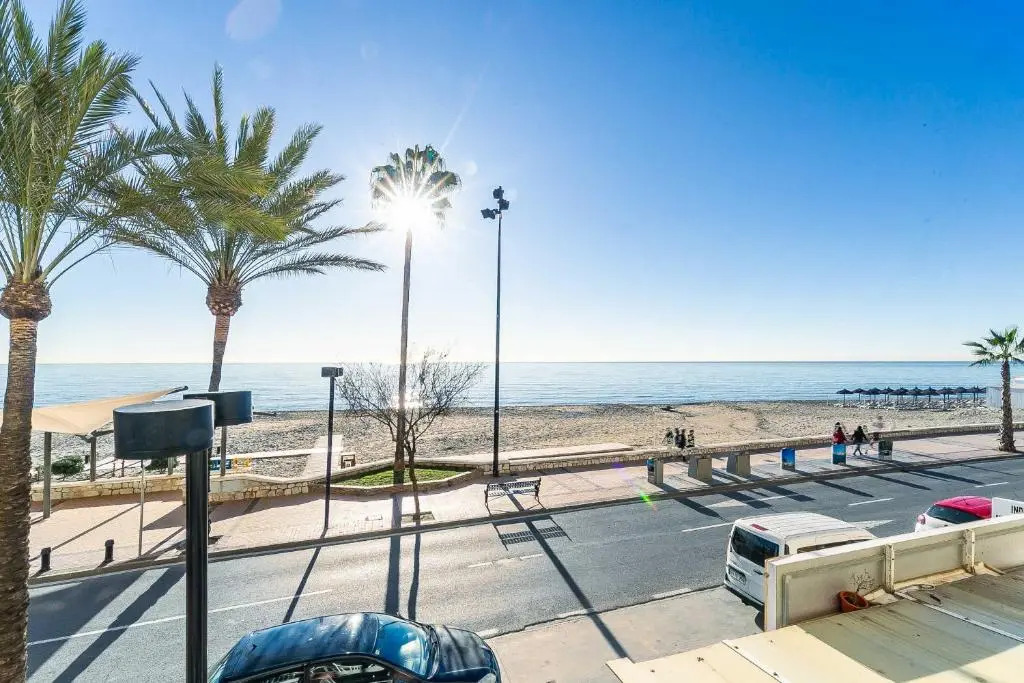 25-Modern Apartment in Paseo Maritimo, Fuengirola!