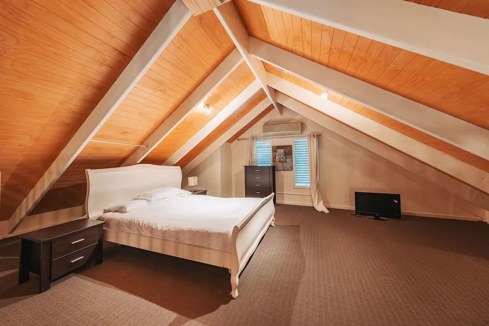 Outlook Hill Vineyard Cottages & Suites