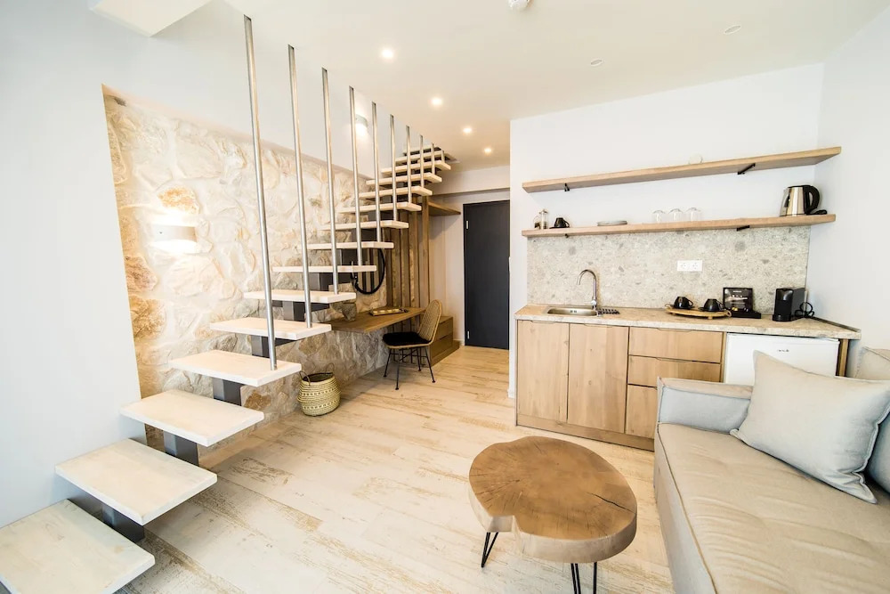 Kali Thea Suites