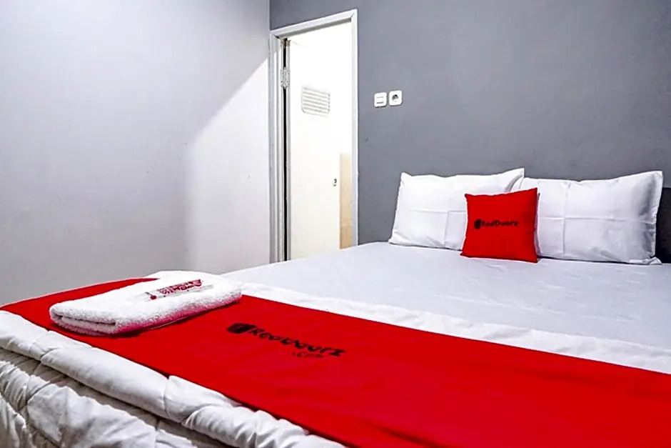 RedDoorz @ Citraland Surabaya