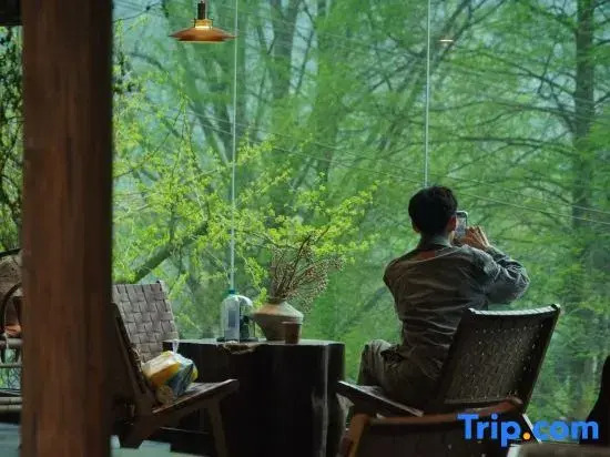 Xiuyan Private Hot Spring Guesthouse  (Qingcheng Back Mountain Scenic Area  Branch)
