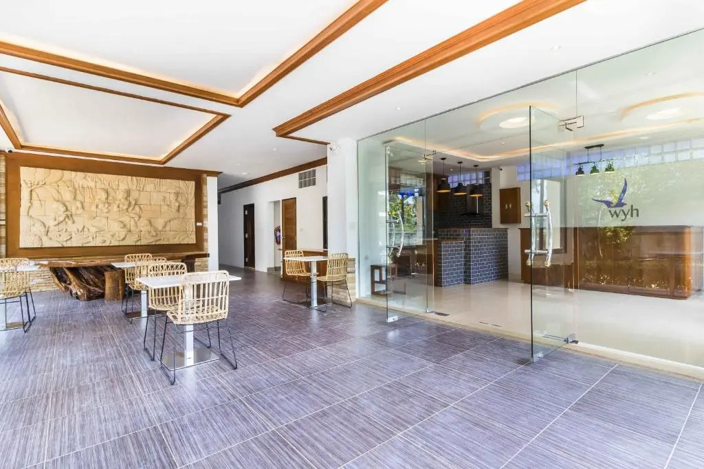 Wyh Hotel