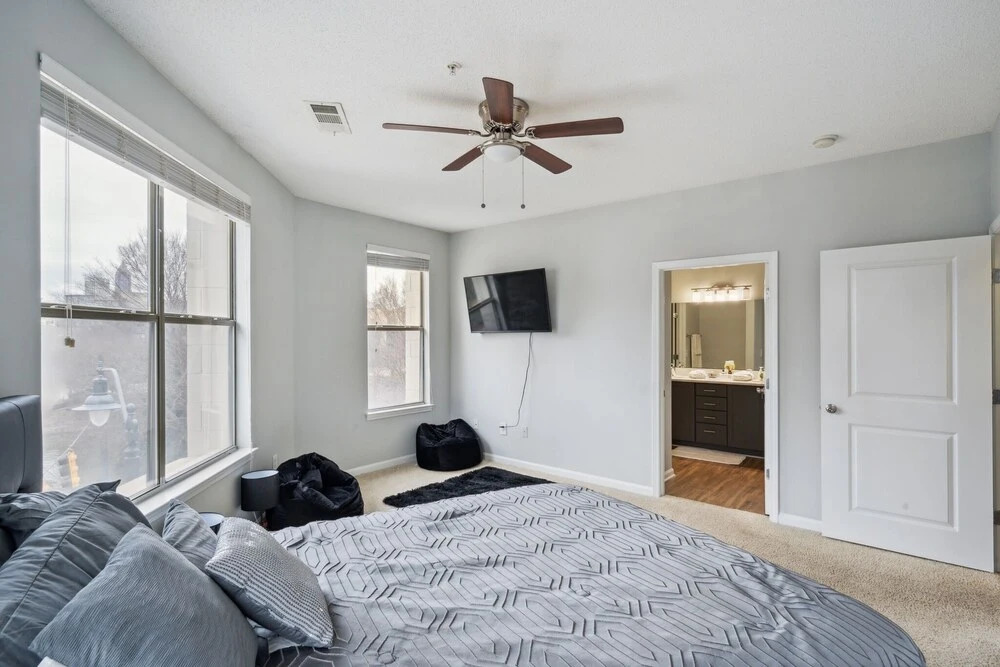 Beautifull Stays Extravagant & Luxury Living 2 Bedroom Apts by RedAwning, Atlanta